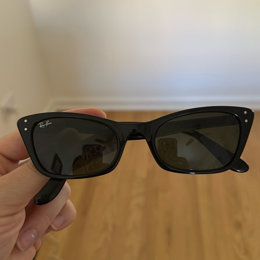 Like new ray ban lady burbank
